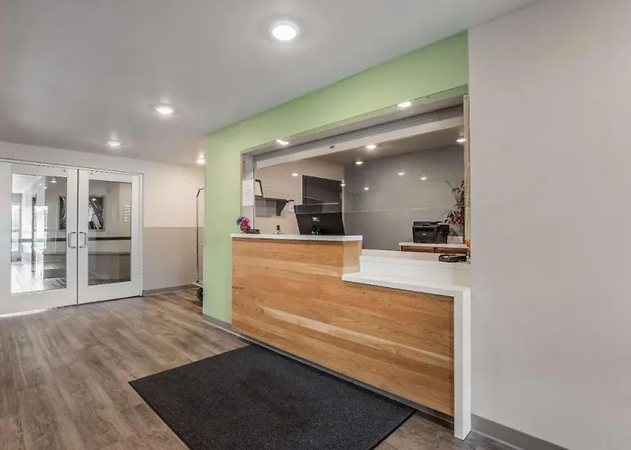 Woodspring Chicago Midway Burbank