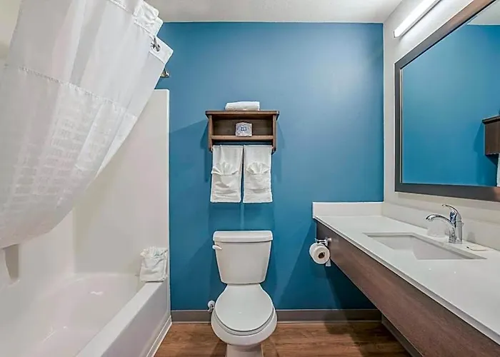 Woodspring Chicago Midway 3*